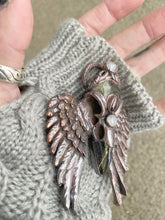 Load image into Gallery viewer, Raven Queen Rhea