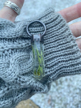 Load image into Gallery viewer, Leaf Crystal Pendant
